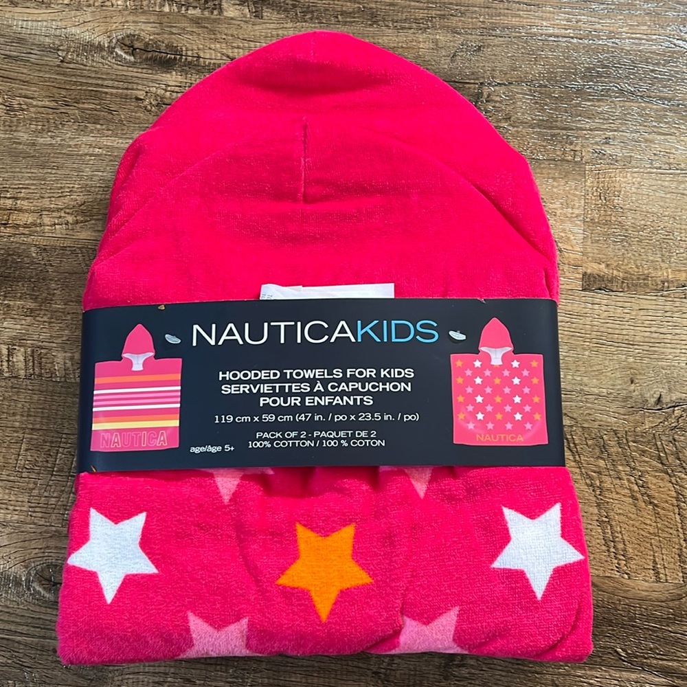 BNWT Nautica Hooded Towels - Package of 2